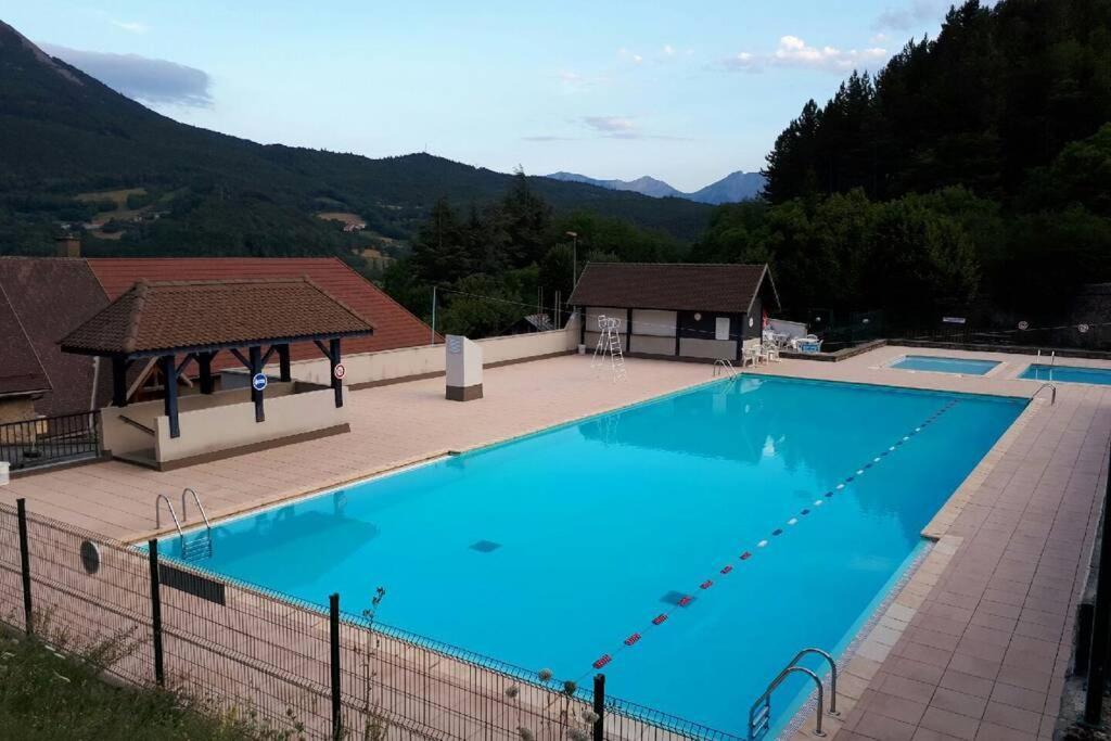 Gite "Entre Champsaur Et Valgodemard" Saint-Jacques-en-Valgodemard Eksteriør bilde